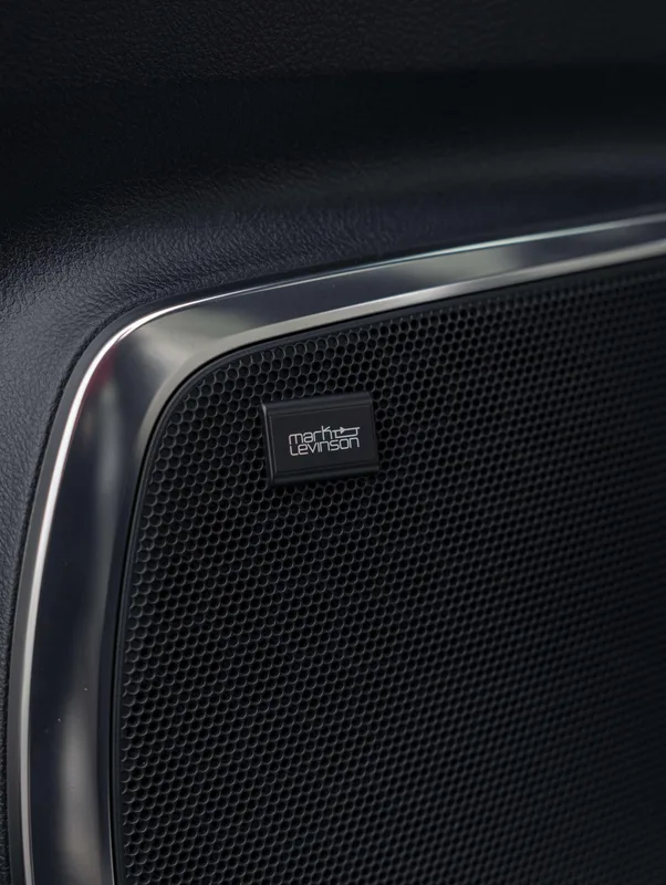 Lexus LM 2020 300h E-Four Seven Elegant Edition interior photo 17 Lexus LM 2020 300h E-Four Seven Elegant Edition interior photo 17