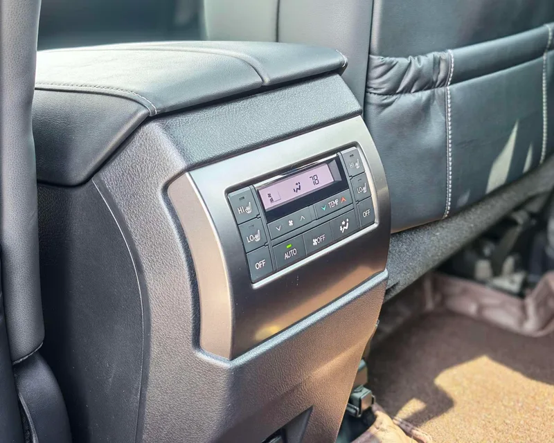 Lexus GX 2022 4.6L Automatic Four-wheel drive 7 seat parallel import interior photo 11 Lexus GX 2022 4.6L Automatic Four-wheel drive 7 seat parallel import interior photo 11