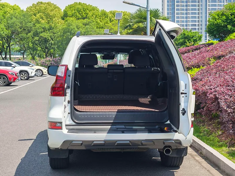 Lexus GX 2022 4.6L Automatic Four-wheel drive 7 seat parallel import interior photo 15 Lexus GX 2022 4.6L Automatic Four-wheel drive 7 seat parallel import interior photo 15