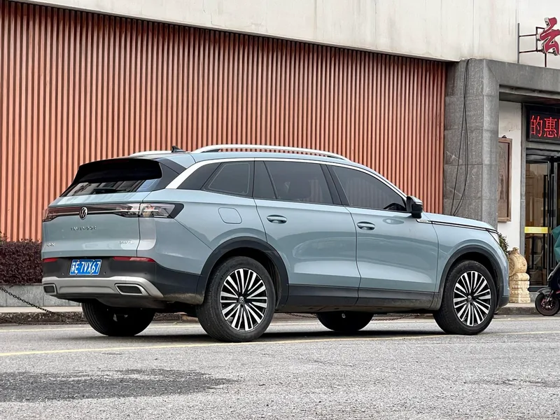 Volkswagen Tavendor 2023 330TSI Two-wheel drive luxury cruise version exterior photo 6 Volkswagen Tavendor 2023 330TSI Two-wheel drive luxury cruise version exterior photo 6