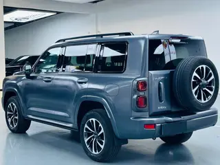 Haval H9 2024 2.0T Versión extrema de gasolina con tracción en las cuatro ruedas 5 Asiento interior foto 13 Haval H9 2024 2.0T Versión extrema de gasolina con tracción en las cuatro ruedas 5 Asiento interior foto 13