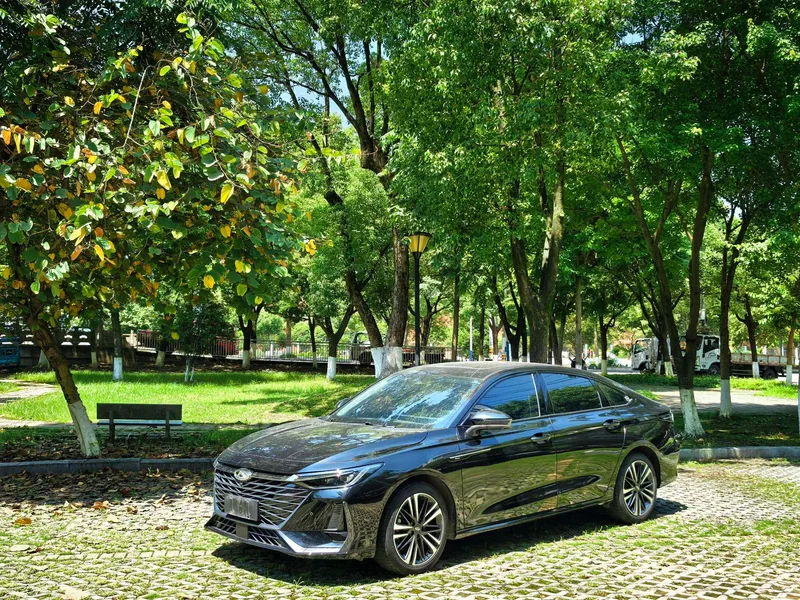 Chery Arrizo 8 2023 Versión de alta energía 2.0T DCT Imperial exterior foto 1 Chery Arrizo 8 2023 Versión de alta energía 2.0T DCT Imperial exterior foto 1
