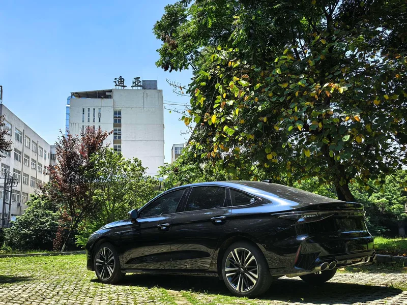 Chery Arrizo 8 2023 Versión de alta energía 2.0T DCT Imperial exterior foto 5 Chery Arrizo 8 2023 Versión de alta energía 2.0T DCT Imperial exterior foto 5