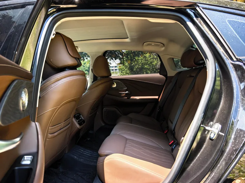 Chery Arrizo 8 2023 Versión de alta energía 2.0T DCT Imperial interior foto 10 Chery Arrizo 8 2023 Versión de alta energía 2.0T DCT Imperial interior foto 10