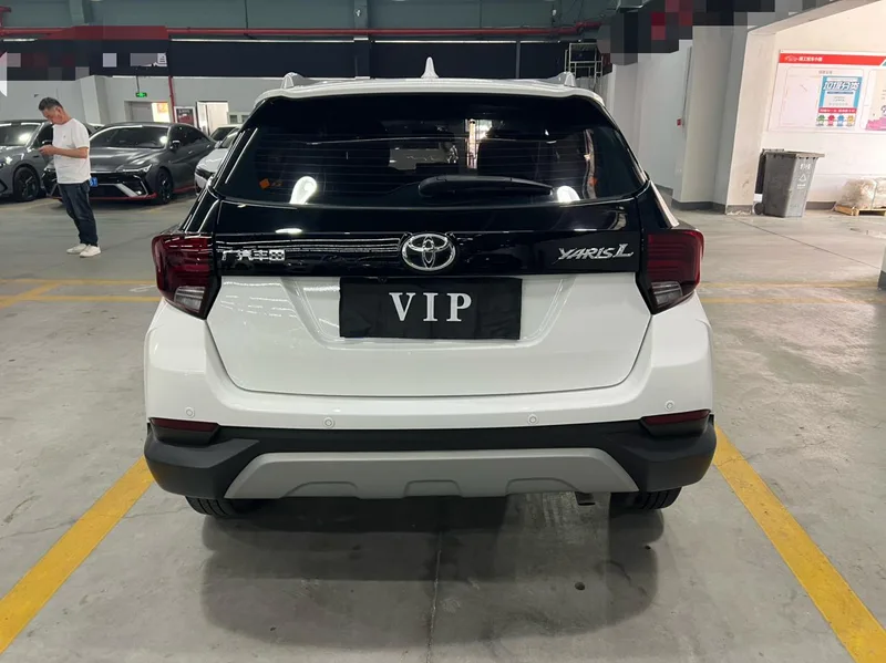 Toyota Yaris L 2022 Chispeante X 1.5L CVT Liderar PLUS Edición exterior foto 5 Toyota Yaris L 2022 Chispeante X 1.5L CVT Liderar PLUS Edición exterior foto 5