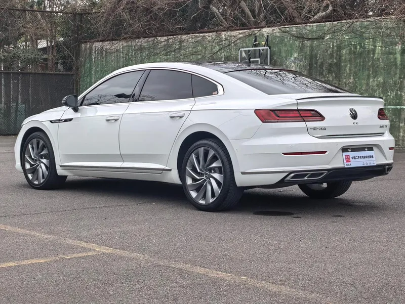 Volkswagen CC 2021 380TSI Versión llamativa exterior foto 7 Volkswagen CC 2021 380TSI Versión llamativa exterior foto 7
