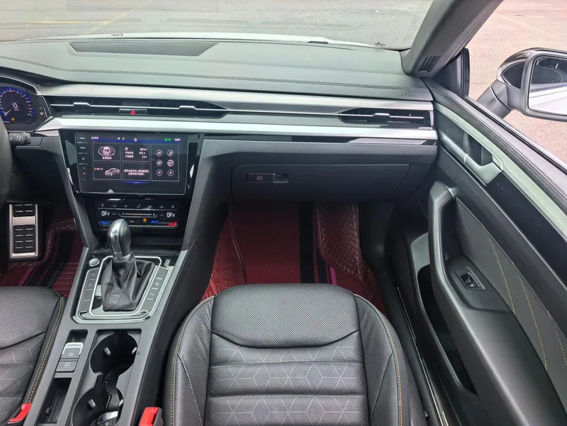 Volkswagen CC 2021 380TSI Versión llamativa interior foto 17 Volkswagen CC 2021 380TSI Versión llamativa interior foto 17