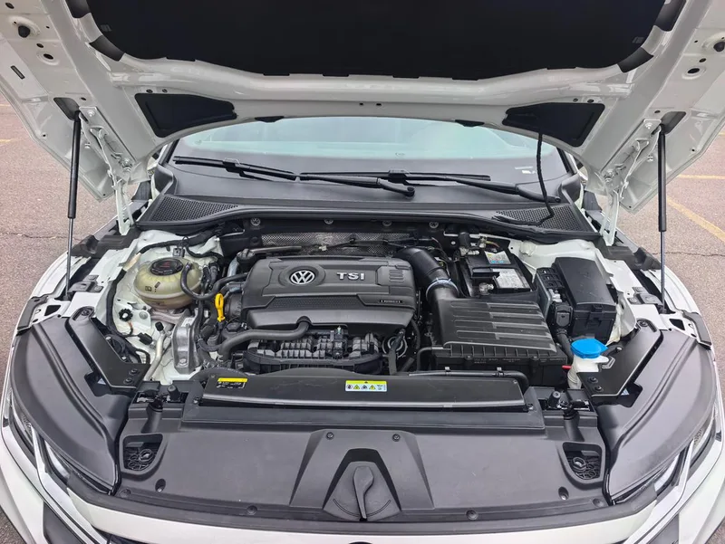 Volkswagen CC 2021 380TSI Versión llamativa interior foto 18 Volkswagen CC 2021 380TSI Versión llamativa interior foto 18