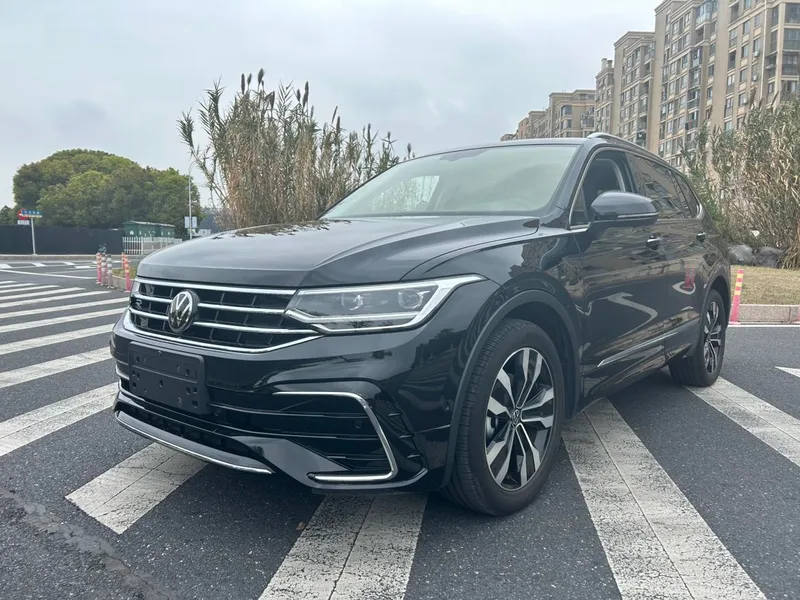 Volkswagen Tiguan L 2025 Excepcional 330TSI Dos tracciones R-Line Edición Long Yao exterior foto 1 Volkswagen Tiguan L 2025 Excepcional 330TSI Dos tracciones R-Line Edición Long Yao exterior foto 1