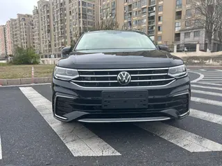 Volkswagen Tiguan L 2025 Excepcional 330TSI Dos tracciones R-Line Edición Long Yao exterior foto 2 Volkswagen Tiguan L 2025 Excepcional 330TSI Dos tracciones R-Line Edición Long Yao exterior foto 2