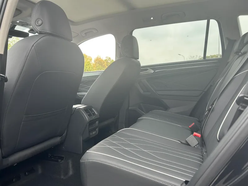 Volkswagen Tiguan L 2025 Excepcional 330TSI Dos tracciones R-Line Edición Long Yao interior foto 6 Volkswagen Tiguan L 2025 Excepcional 330TSI Dos tracciones R-Line Edición Long Yao interior foto 6
