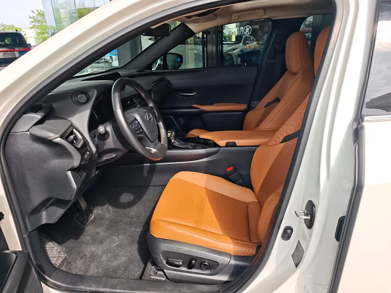 Lexus UX 2020 260h Explorando Versión divertida País VI exterior foto 6 Lexus UX 2020 260h Explorando Versión divertida País VI exterior foto 6