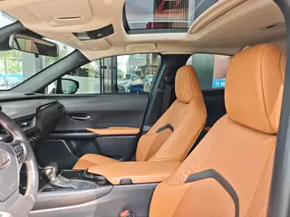Lexus UX 2020 260h Explorando Versión divertida País VI interior foto 10 Lexus UX 2020 260h Explorando Versión divertida País VI interior foto 10