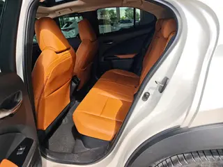 Lexus UX 2020 260h Explorando Versión divertida País VI interior foto 11 Lexus UX 2020 260h Explorando Versión divertida País VI interior foto 11