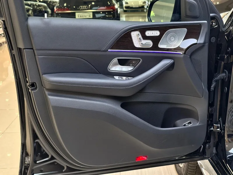 Mercedes-Benz GLS 2024 3.0T Automatic Four-wheel drive 7 seat parallel import exterior photo 4 Mercedes-Benz GLS 2024 3.0T Automatic Four-wheel drive 7 seat parallel import exterior photo 4