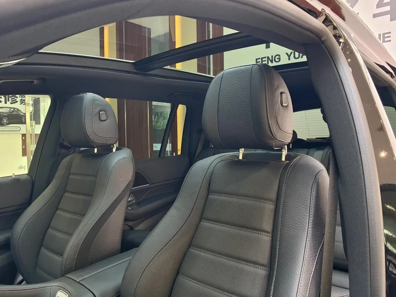 Mercedes-Benz GLS 2024 3.0T Automatic Four-wheel drive 7 seat parallel import interior photo 12 Mercedes-Benz GLS 2024 3.0T Automatic Four-wheel drive 7 seat parallel import interior photo 12