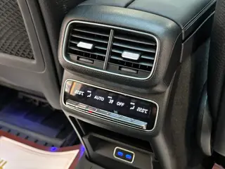 Mercedes-Benz GLS 2024 3.0T Automatic Four-wheel drive 7 seat parallel import interior photo 14 Mercedes-Benz GLS 2024 3.0T Automatic Four-wheel drive 7 seat parallel import interior photo 14