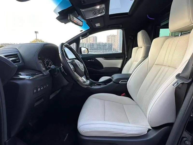 Lexus LM 2020 300h E-Four Four Imperial Edition interior photo 8 Lexus LM 2020 300h E-Four Four Imperial Edition interior photo 8