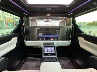 Lexus LM 2020 300h E-Four Four Imperial Edition interior photo 10 Lexus LM 2020 300h E-Four Four Imperial Edition interior photo 10