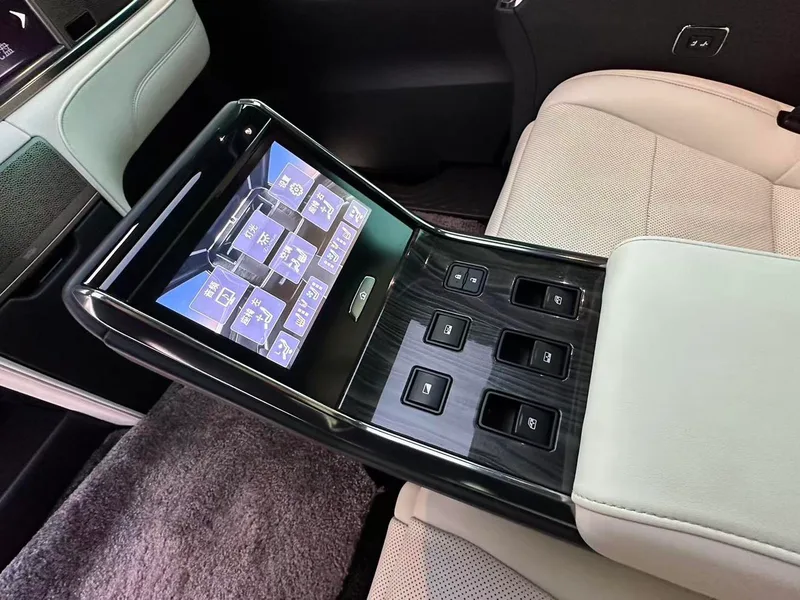 Lexus LM 2020 300h E-Four Four Imperial Edition interior photo 11 Lexus LM 2020 300h E-Four Four Imperial Edition interior photo 11