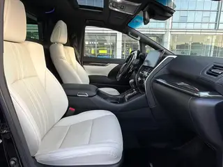 Lexus LM 2020 300h E-Four Four Imperial Edition interior photo 13 Lexus LM 2020 300h E-Four Four Imperial Edition interior photo 13