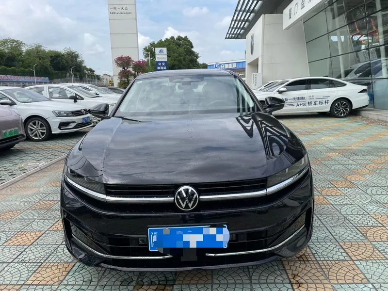 Volkswagen Magotan 2024 380TSI Version suprême extérieur photo 2 Volkswagen Magotan 2024 380TSI Version suprême extérieur photo 2