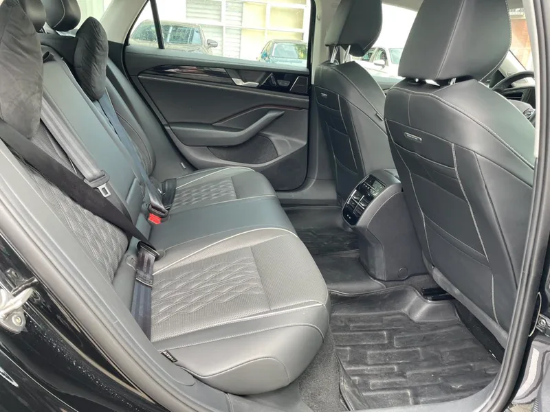 Volkswagen Magotan 2024 380TSI Version suprême intérieur photo 10 Volkswagen Magotan 2024 380TSI Version suprême intérieur photo 10