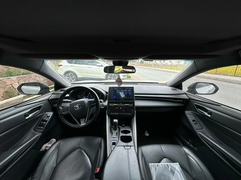 Toyota Avalon 2023 2.0L CVT XLE Premium Edition interior photo 6