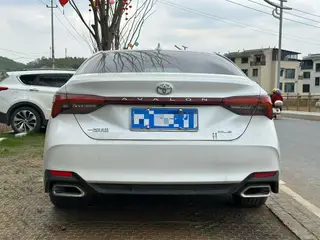 Toyota Avalon 2023 2.0L CVT XLE Premium Edition interior photo 8