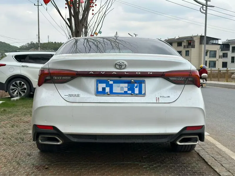Toyota Avalon 2023 2.0L CVT XLE Premium Edition interior photo 8