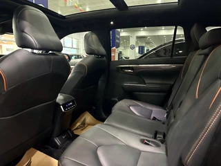 Toyota Crown Kluger 2024 2.0T Version automatique à quatre roues motrices intérieur photo 15 Toyota Crown Kluger 2024 2.0T Version automatique à quatre roues motrices intérieur photo 15