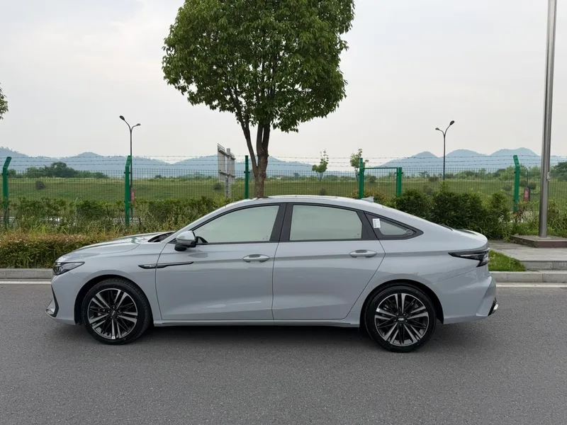 Chery Arrizo 8 2025 2.0T DCT Strength interior photo 12 Chery Arrizo 8 2025 2.0T DCT Strength interior photo 12