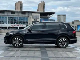 Volkswagen Tiguan L 2023 Restyling 330TSI Two-wheel drive R-Line Enjoy more version exterior photo 3 Volkswagen Tiguan L 2023 Restyling 330TSI Two-wheel drive R-Line Enjoy more version exterior photo 3