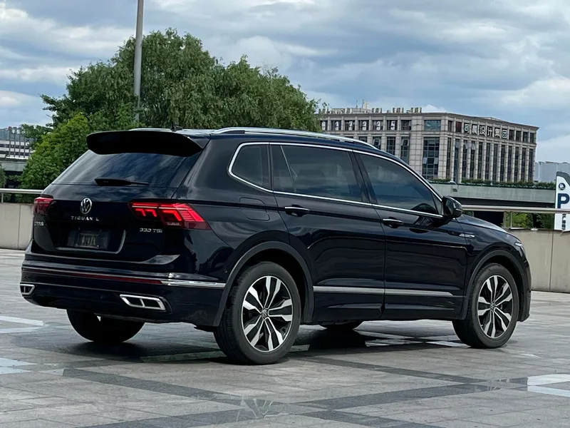 Volkswagen Tiguan L 2023 Restyling 330TSI Two-wheel drive R-Line Enjoy more version exterior photo 4 Volkswagen Tiguan L 2023 Restyling 330TSI Two-wheel drive R-Line Enjoy more version exterior photo 4