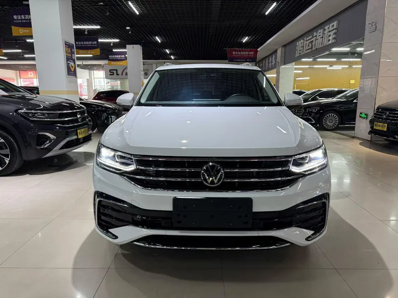 Volkswagen Tiguan L 2024 330TSI Dos tracciones R-Line Edición Yuexiang exterior foto 2 Volkswagen Tiguan L 2024 330TSI Dos tracciones R-Line Edición Yuexiang exterior foto 2