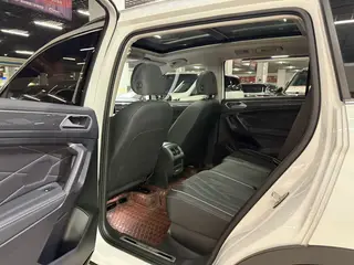 Volkswagen Tiguan L 2024 330TSI Dos tracciones R-Line Edición Yuexiang exterior foto 6 Volkswagen Tiguan L 2024 330TSI Dos tracciones R-Line Edición Yuexiang exterior foto 6