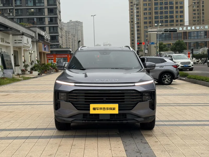 Jetour X70 PLUS 2025 1.5T 6DCT Edición Zhizhen 5 Asiento exterior foto 2 Jetour X70 PLUS 2025 1.5T 6DCT Edición Zhizhen 5 Asiento exterior foto 2