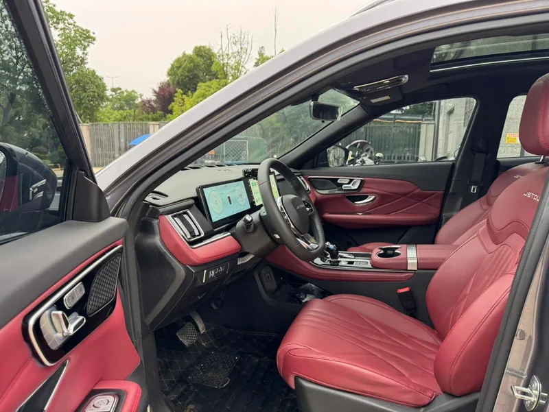 Jetour X70 PLUS 2025 1.5T 6DCT Edición Zhizhen 5 Asiento exterior foto 4 Jetour X70 PLUS 2025 1.5T 6DCT Edición Zhizhen 5 Asiento exterior foto 4