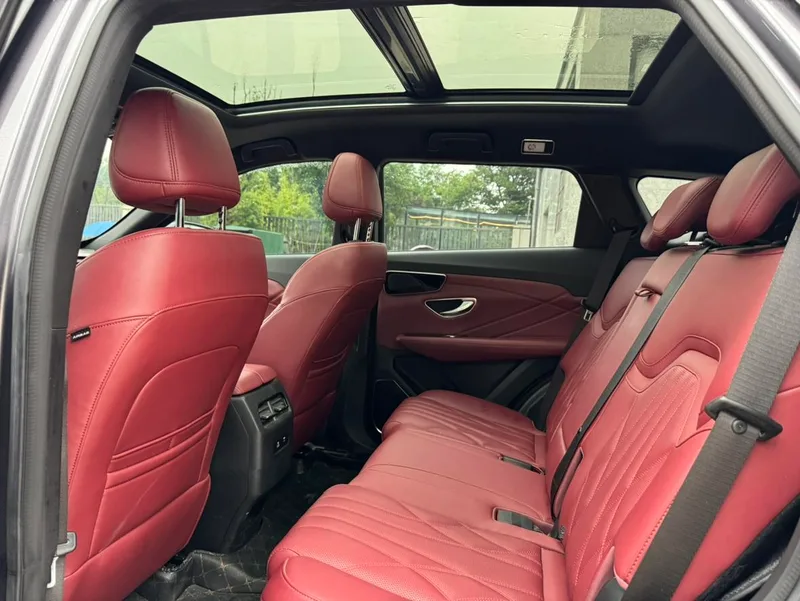 Jetour X70 PLUS 2025 1.5T 6DCT Edición Zhizhen 5 Asiento exterior foto 7 Jetour X70 PLUS 2025 1.5T 6DCT Edición Zhizhen 5 Asiento exterior foto 7