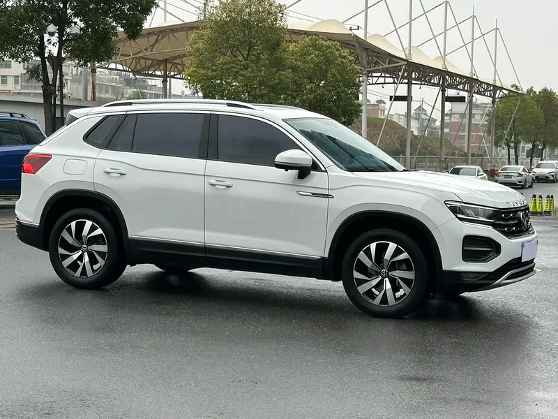 Volkswagen Tayron 2020 330TSI Edición de enlace inteligente de lujo Pro exterior foto 3 Volkswagen Tayron 2020 330TSI Edición de enlace inteligente de lujo Pro exterior foto 3