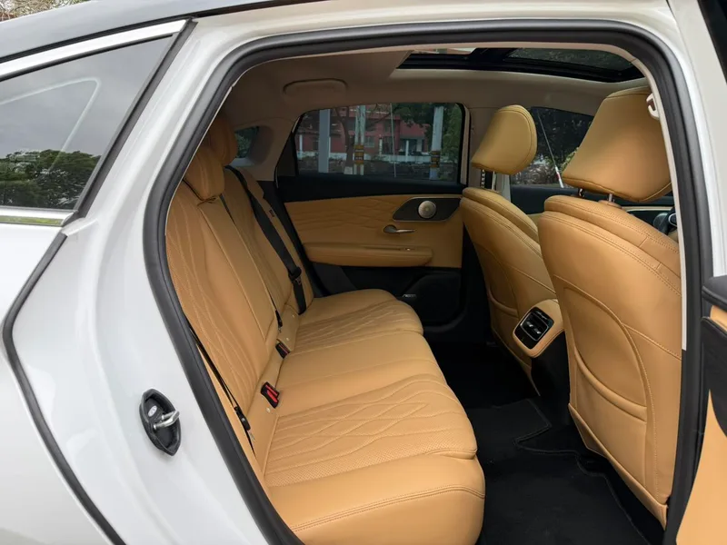 Chery Arrizo 8 PRO 2025 1.6T DCT Luxury type interior photo 18 Chery Arrizo 8 PRO 2025 1.6T DCT Luxury type interior photo 18