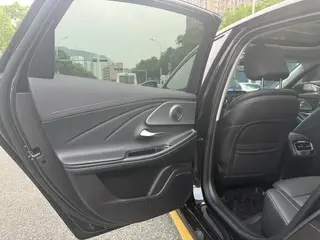Chery Arrizo 8 2025 2.0T DCT Strength interior photo 13 Chery Arrizo 8 2025 2.0T DCT Strength interior photo 13