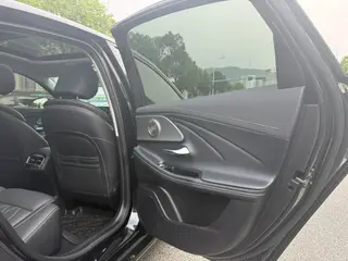 Chery Arrizo 8 2025 2.0T DCT Strength interior photo 18 Chery Arrizo 8 2025 2.0T DCT Strength interior photo 18