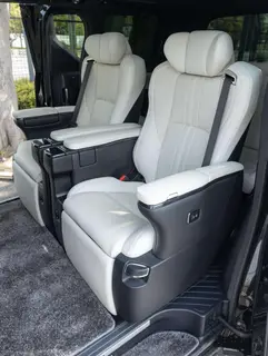 Lexus LM 2020 300h E-Four Seven Elegant Edition interior photo 20 Lexus LM 2020 300h E-Four Seven Elegant Edition interior photo 20