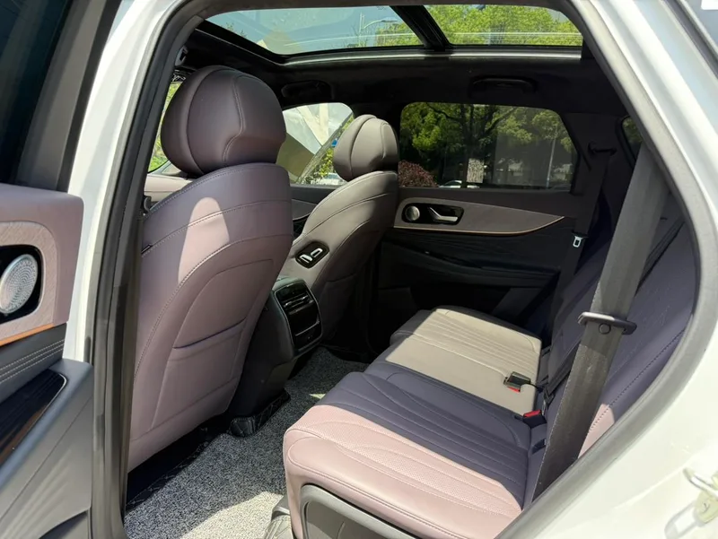 Chery Tiggo 9 2025 2.0T AT Two-Wheel Drive Premium Edition interior photo 17 Chery Tiggo 9 2025 2.0T AT Two-Wheel Drive Premium Edition interior photo 17