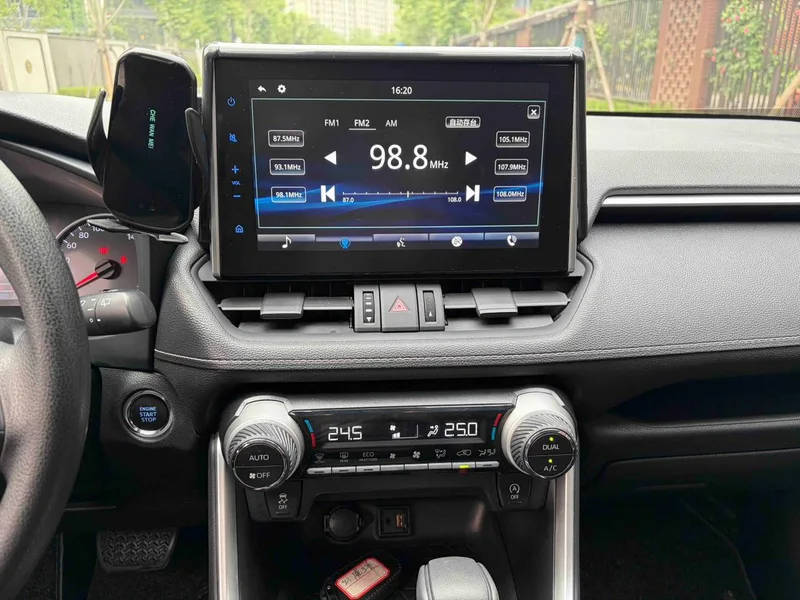 Toyota Wildlander 2020 2.0L Four-wheel drive deluxe edition interior photo 10 Toyota Wildlander 2020 2.0L Four-wheel drive deluxe edition interior photo 10