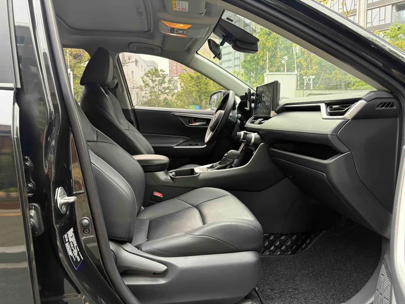 Toyota Wildlander 2020 2.0L Four-wheel drive deluxe edition interior photo 12 Toyota Wildlander 2020 2.0L Four-wheel drive deluxe edition interior photo 12