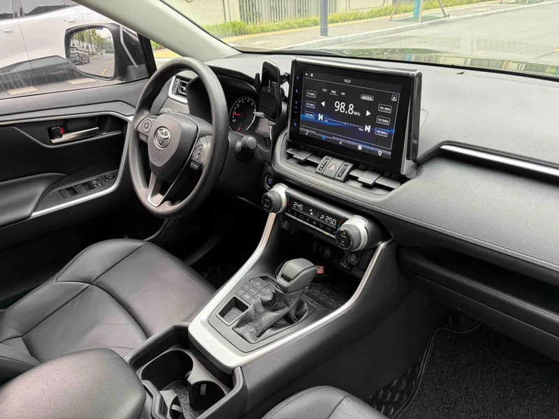 Toyota Wildlander 2020 2.0L Four-wheel drive deluxe edition interior photo 13 Toyota Wildlander 2020 2.0L Four-wheel drive deluxe edition interior photo 13