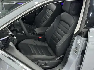 Volkswagen CC 2024 Hunting car 380TSI Heart Hunting Edition interior photo 17 Volkswagen CC 2024 Hunting car 380TSI Heart Hunting Edition interior photo 17