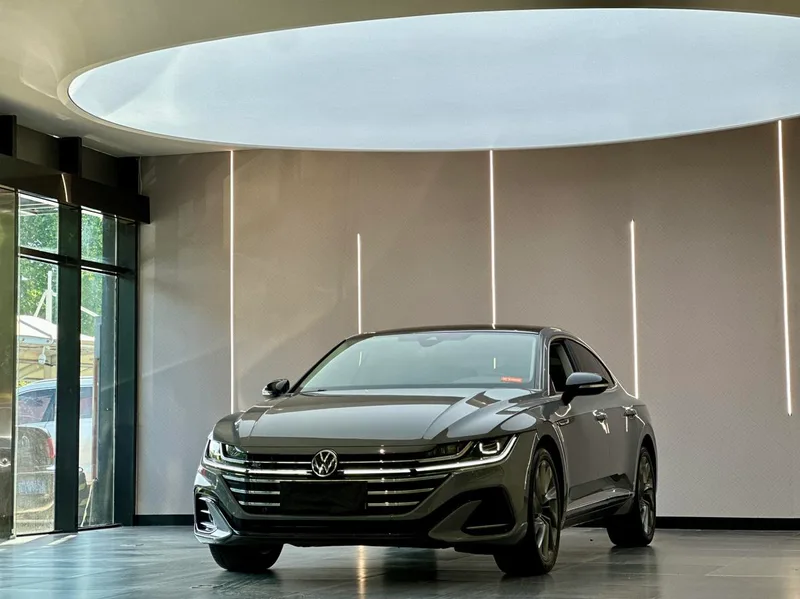 Volkswagen CC 2021 380TSI Version accrocheuse 30 Édition anniversaire extérieur photo 1 Volkswagen CC 2021 380TSI Version accrocheuse 30 Édition anniversaire extérieur photo 1